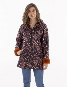 Knitted 95% polyester 5% elastane short coat printed with fake fur 2