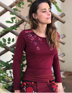 95% cotton 5% elastane tee...