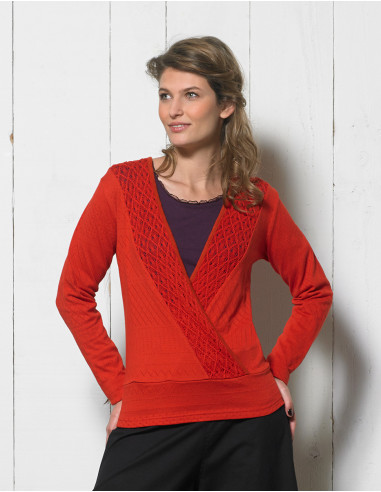 Pull en maille effet cache coeur