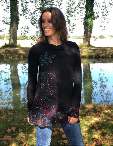 Knitted 74% rayon 21% polyester 5% elastane tunic with laure patchs print