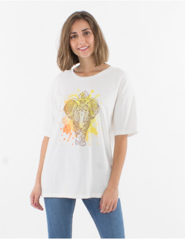 Short sleeves and large cotton t-shirt with elephant print