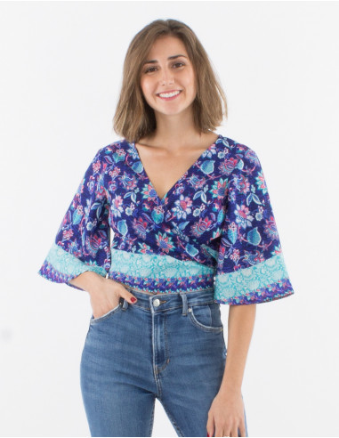 Short sleeves polyester top with holi flower print