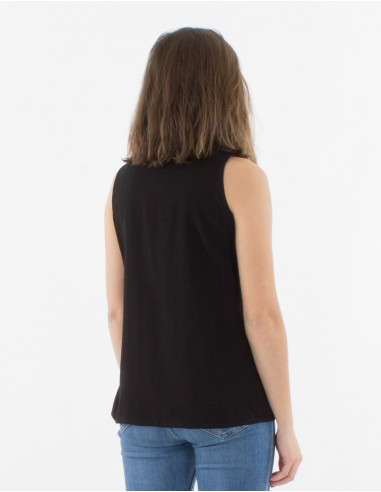 Viscose plain sleeveless blouse