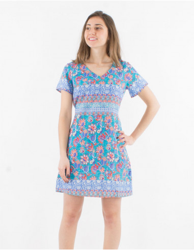 Polyester dress with short sleeves and holi flower print