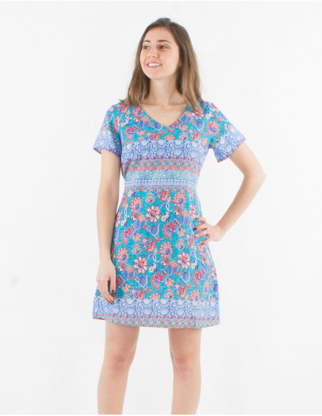 Polyester dress with short sleeves and holi flower print