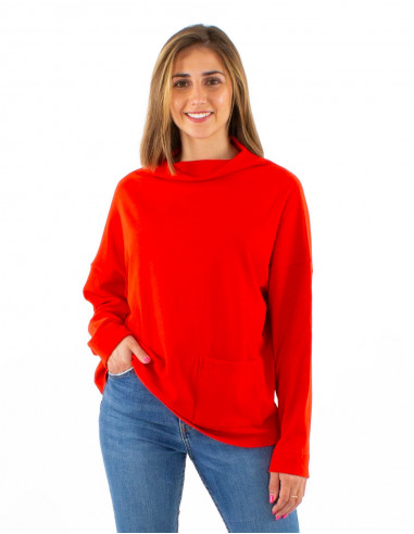 Knitted 95% polyester 5% elastane sweater