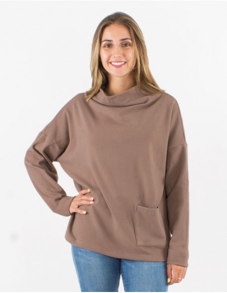 Knitted 95% polyester 5% elastane sweater