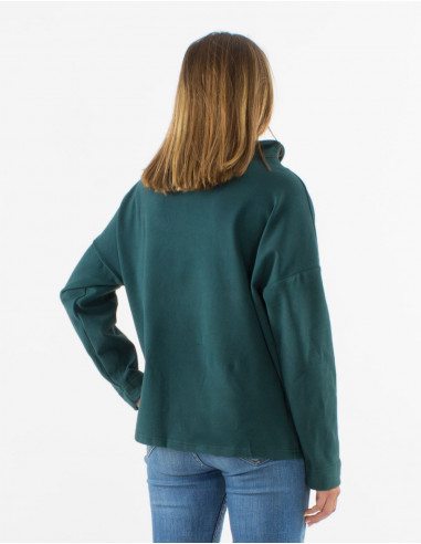 Knitted 95% polyester 5% elastane sweater