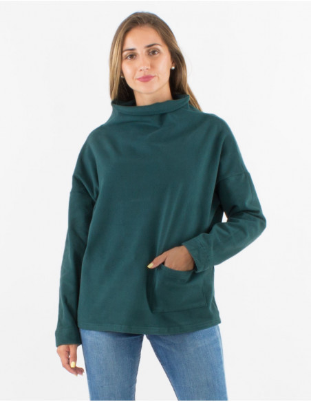 Knitted 95% polyester 5% elastane sweater