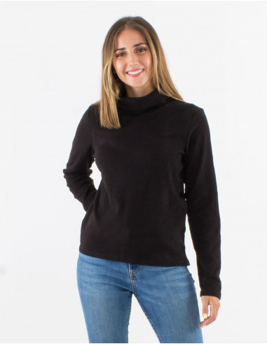 Knitted 95% polyester 5% elastane sweater