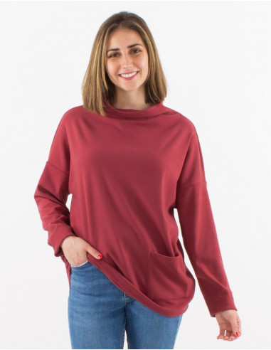 Knitted 95% polyester 5% elastane sweater