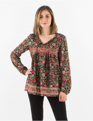 Polyester blouse with long sleeves and "sari" print