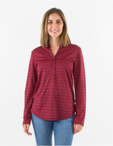 Knitted 96% polyester 4% elastane buttoned blouse with "geo" print