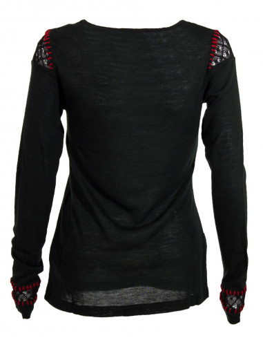 Tee shirt with long sleeves