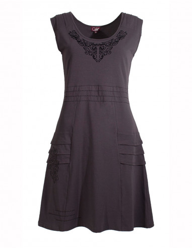 Robe sans manches effet collier tribal