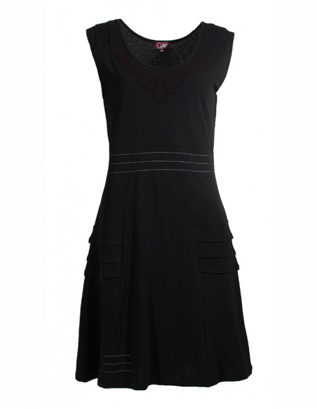 Robe sans manches effet collier tribal