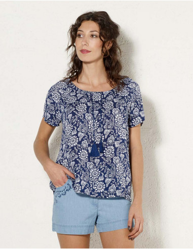 Rayon blouse with short sleeves and fleurette print