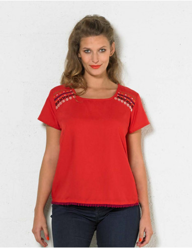 Rayon blouse whit short sleeves and embroideries