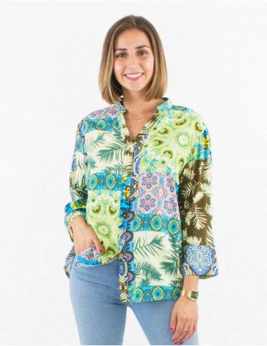 Buttoned viscose blouse with roll-up 3/4 sleeves and fantasie print