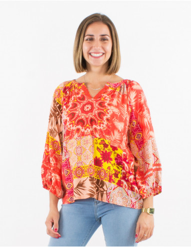 Buttoned viscose blouse with 3/4 sleeves and fantasie print
