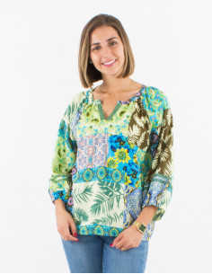 Buttoned viscose blouse with 3/4 sleeves and fantasie print 2