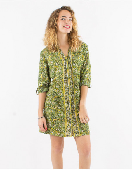 Polyester buttoned dress with roll-up 3/4 sleeves and golden cachemire print