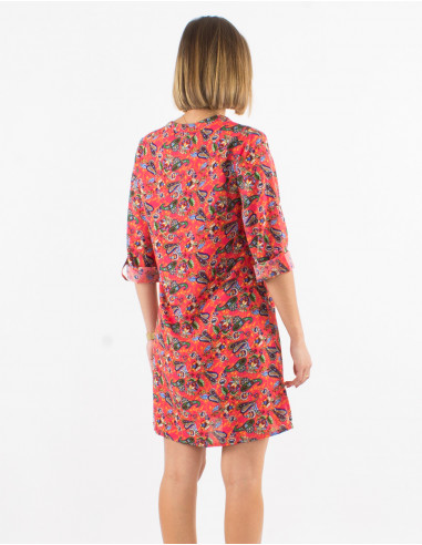 Short polyester buttoned dress with roll-up 3/4 sleeves and mistery print