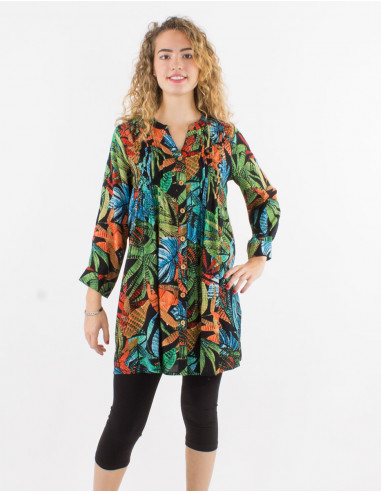 Viscose buttoned tunic with 3/4 sleeves and hawai print