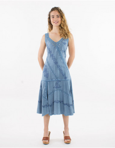 Embroidered viscose dress with large straps