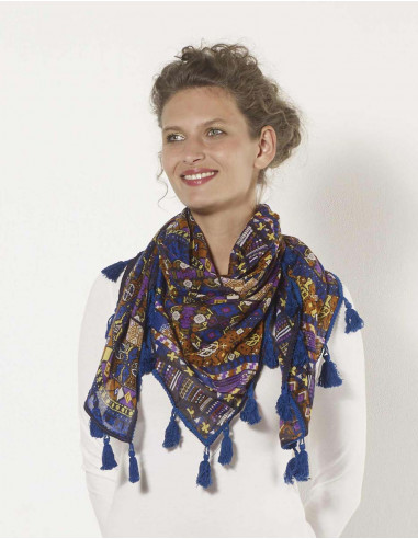 Polyester printed scarf with fringes