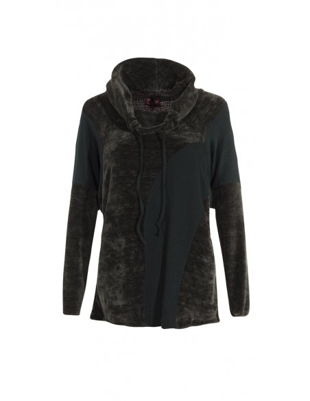 Knitted polyester pullover with patchs