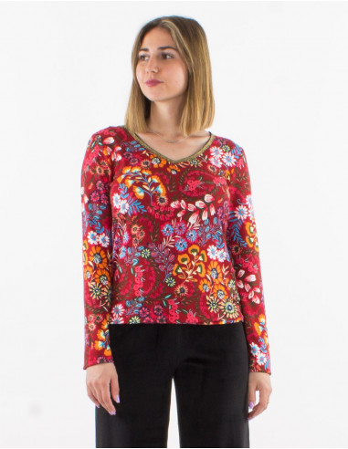 Knitted blouse 95% polyester 5% elastane with v neckline and "peace" print
