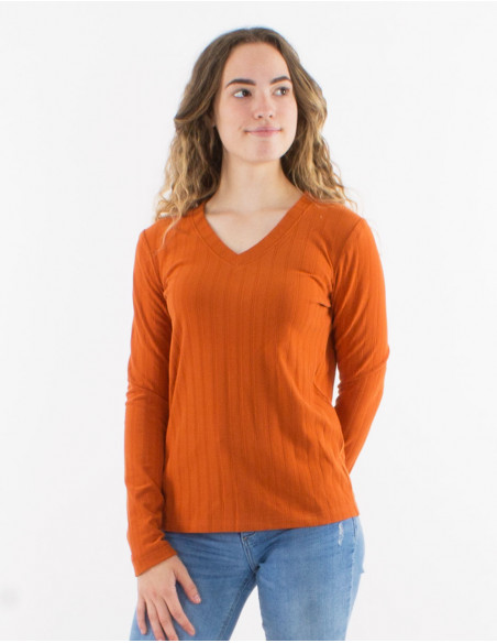 Knitted sweater 90% polyester 10% elastane with v neckline