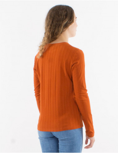 Knitted sweater 90% polyester 10% elastane with v neckline