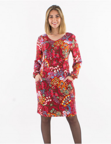 Knitted dress 95% polyester 5% elastane with v neckline and "peace" print