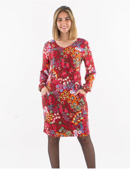 Knitted dress 95% polyester 5% elastane with v neckline and "peace" print
