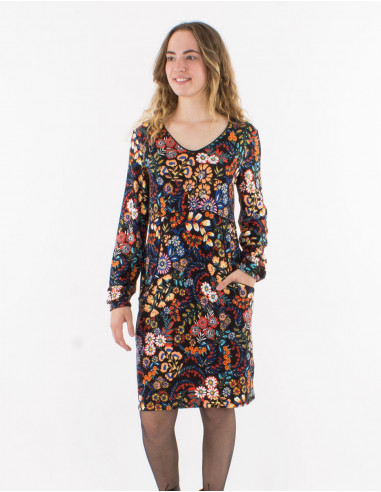 Knitted dress 95% polyester 5% elastane with v neckline and "peace" print