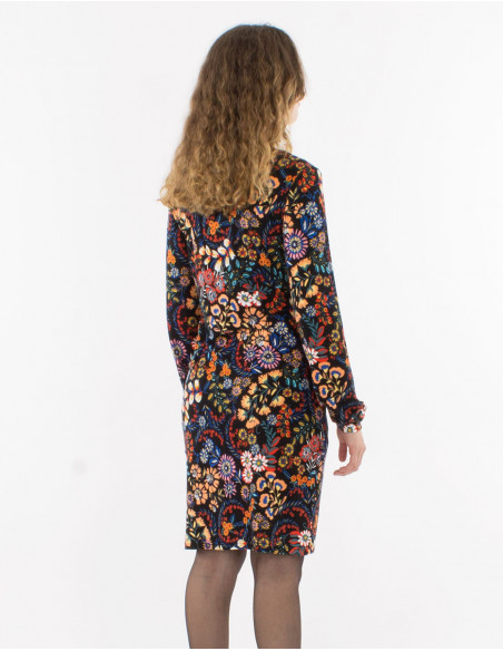 Knitted dress 95% polyester 5% elastane with v neckline and "peace" print