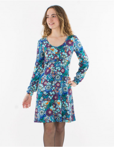 Knitted dress 92% polyester 8% elastane with v neckline and "pop" print