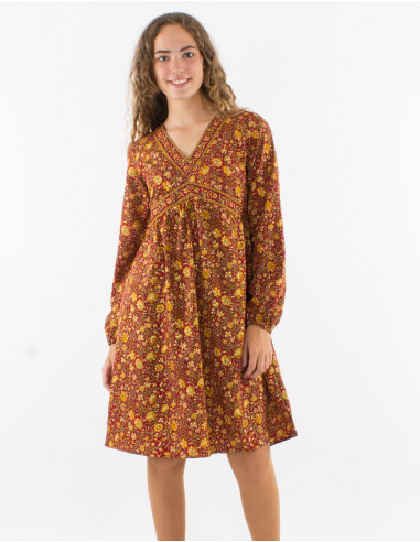 Polyester dress with long sleeves and golden print