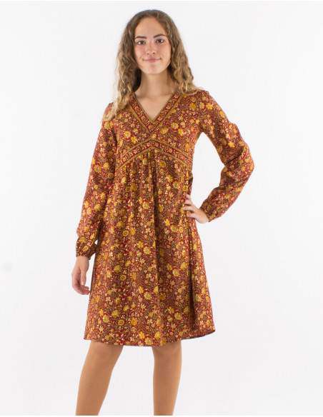 Polyester dress with long sleeves and golden print