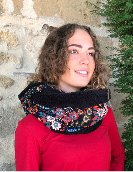 Echarpe maille 95% polyester 5% élasthanne avec capuche doublée imprimé Peace