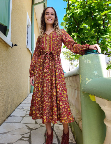 Polyester long dress with long sleeves and golden print