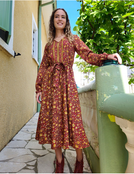 Polyester long dress with long sleeves and golden print