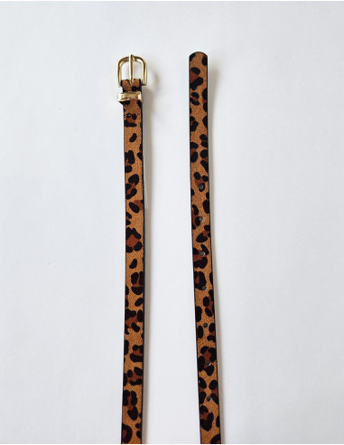 Polyurethane belt with printed metal buckle