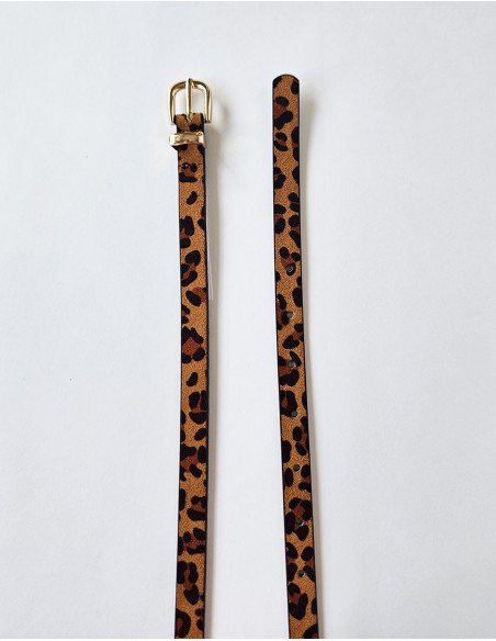 Polyurethane belt with printed metal buckle