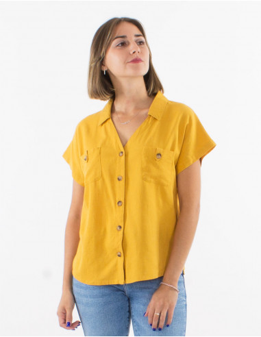 54% lin 46% viscose blouse with buttons and front pockets