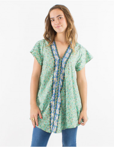 Polyester blouse with short sleeves and "sari" print