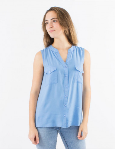 Viscose plain and sleeveless blouse with mao neck and buttons