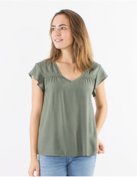 Viscose plain sleeveless blouse with v-neck and buttons